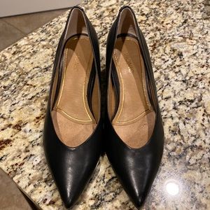 Vionic Kitten Heel Pump